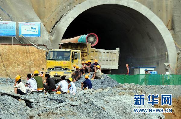 广西隧道坍塌最新进展报道